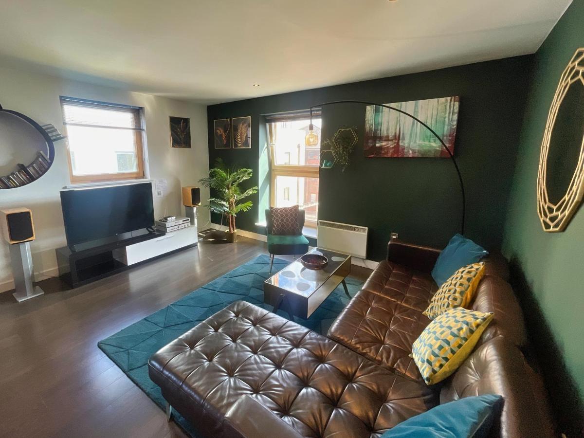 Historic Clock Tower Apartment With Rooftop Terrace And Free Secure Parking Шефилд Екстериор снимка