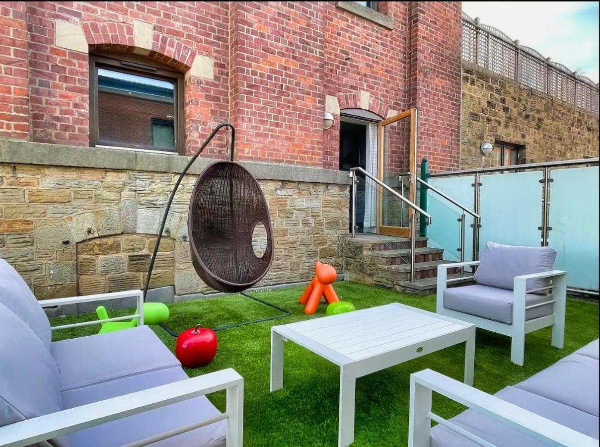 Historic Clock Tower Apartment With Rooftop Terrace And Free Secure Parking Шефилд Екстериор снимка