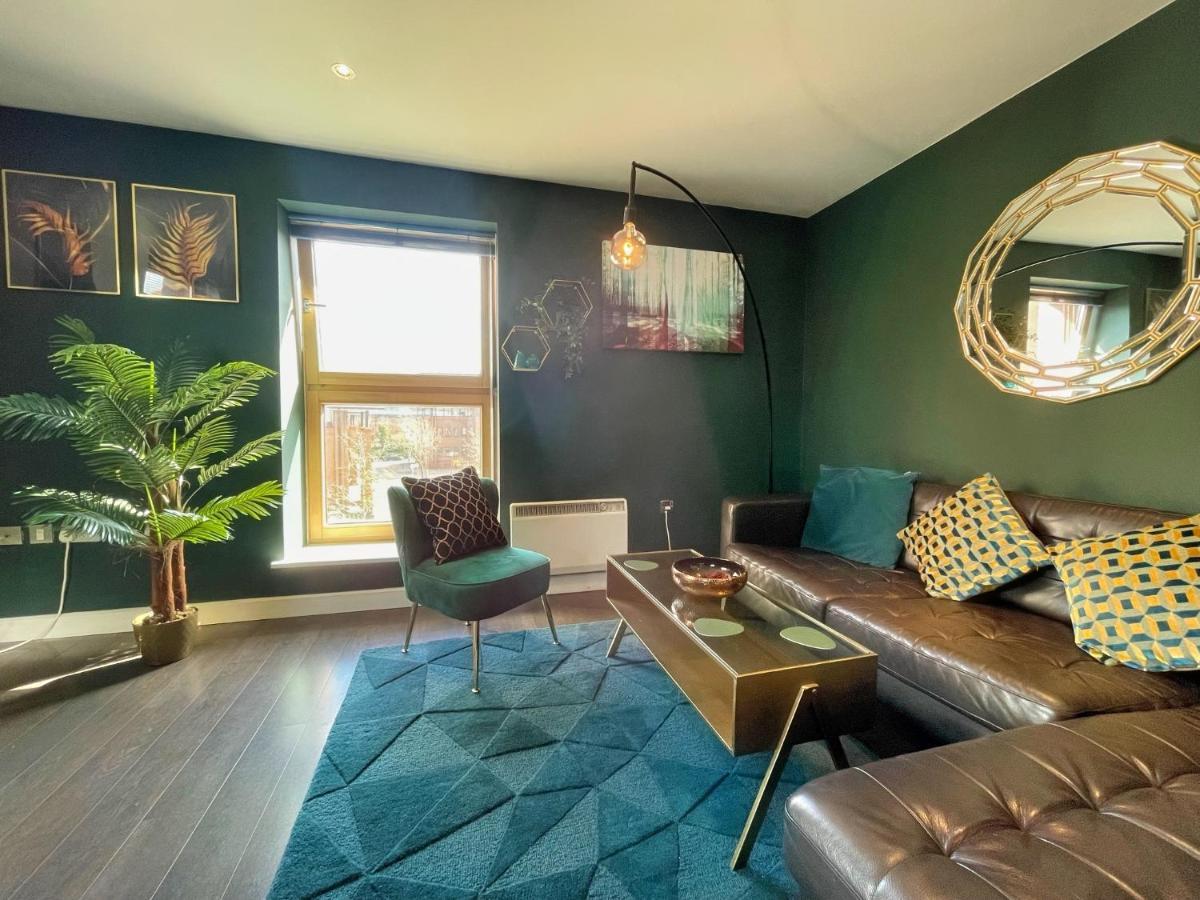 Historic Clock Tower Apartment With Rooftop Terrace And Free Secure Parking Шефилд Екстериор снимка
